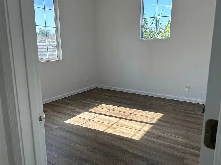 2230 Gibralter Ln — Photo 10