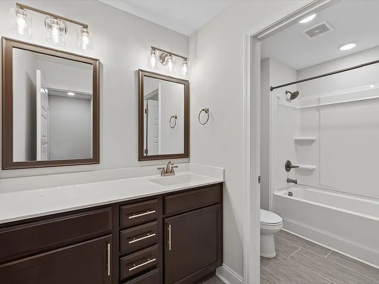 1437 Citadel Dr — Photo 32