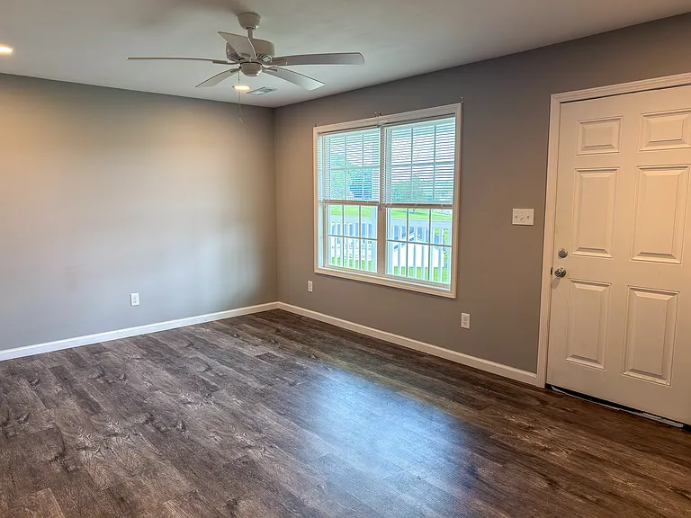1430 S Main St #5 — Photo 4