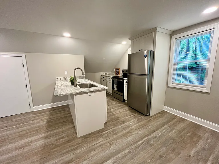 17 Lawrence St #3 — Photo 4