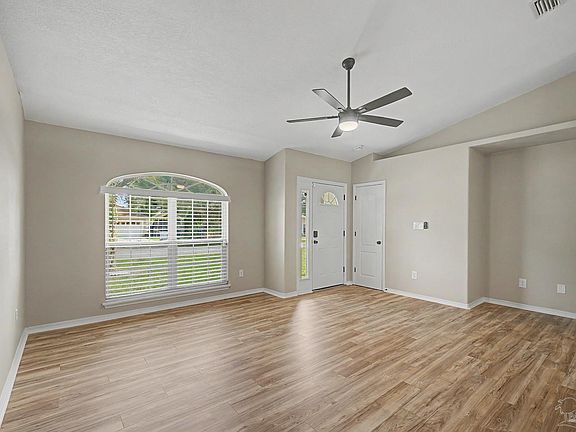 5th image of 4360 Marilyn Ct