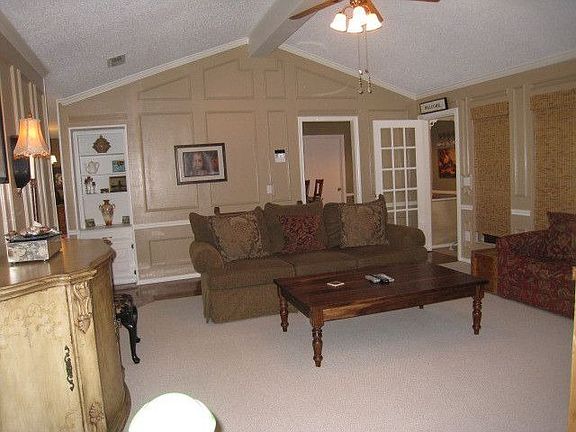 3rd image of 2211 Glen Forest Ln