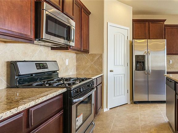 2nd image of 3820 Loma Cristobal Dr