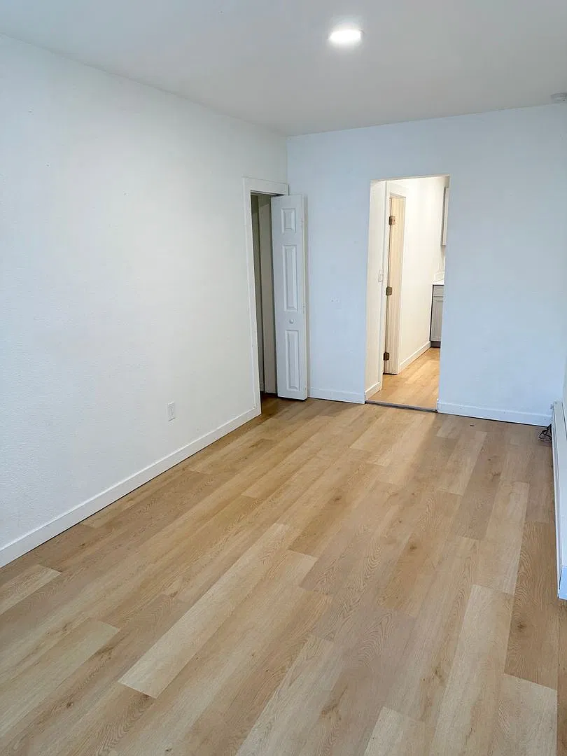 2422 W Vermijo Ave — Photo 2