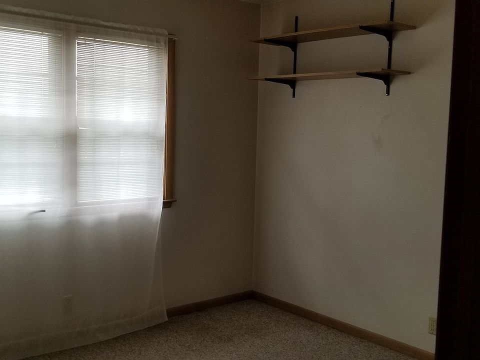 1st image of 2221 Muscatine Ave APT 2