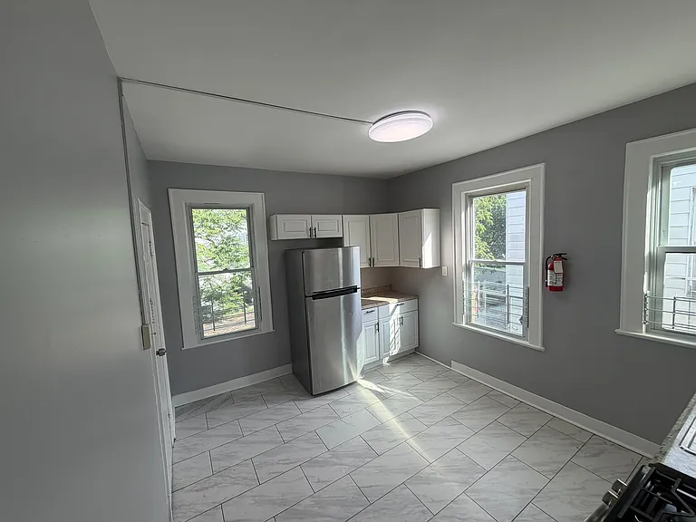 222 W End Ave #2 — Photo 2