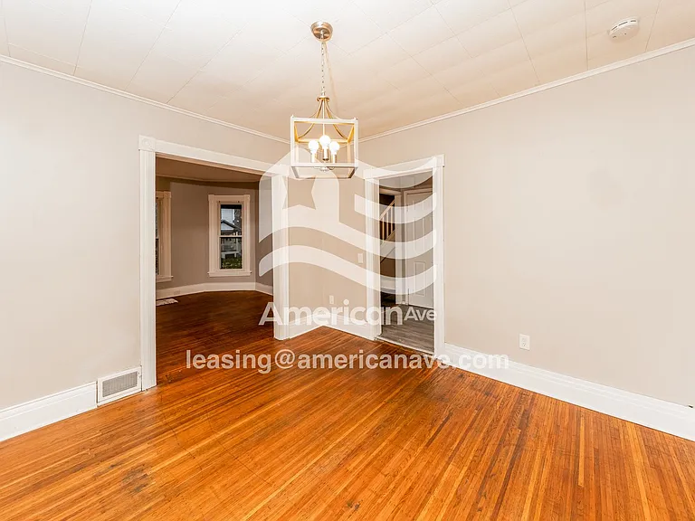 792479_008_dining_room_14183152.jpg