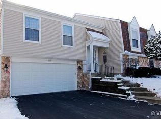 915 Burgess Cir, Buffalo Grove, IL 60089