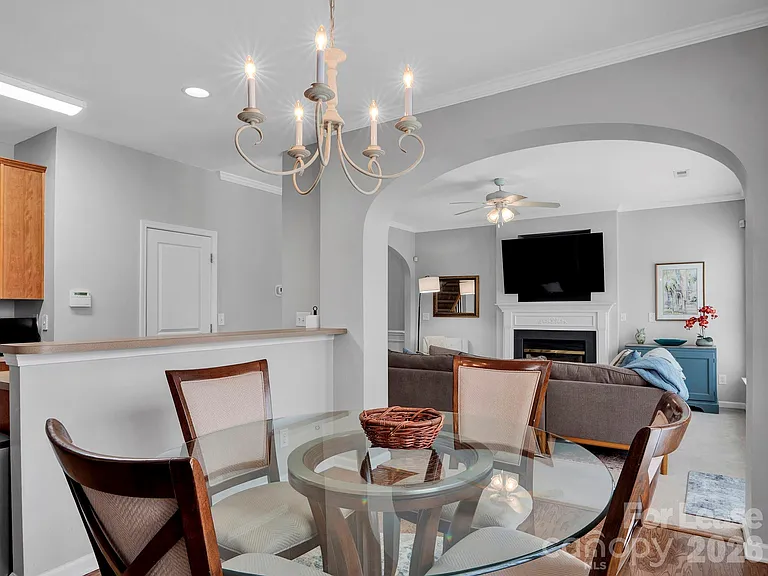 1401 Hammond Dr — Photo 12