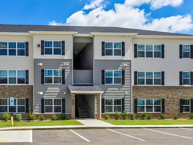 Foxhill Ridge Apartments — Photo 6