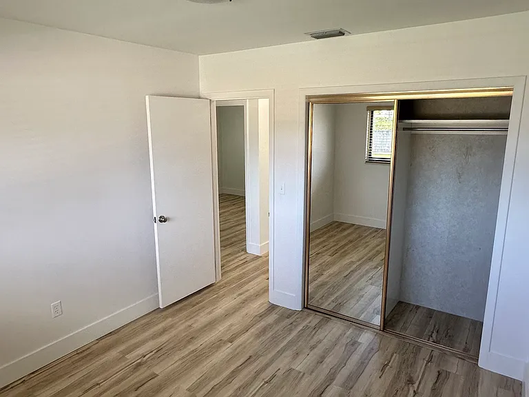 5110 SW 106th Ave — Photo 3