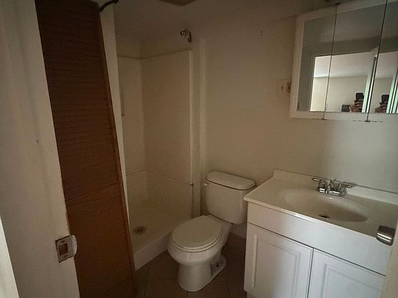 4th image of 89 Howard St Unit 2