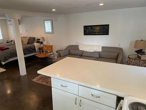 5th image of 2433 Joseph St APT B
