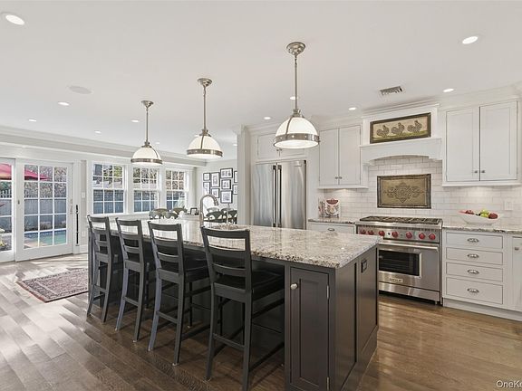 5th image of 6 Oneonta Court
