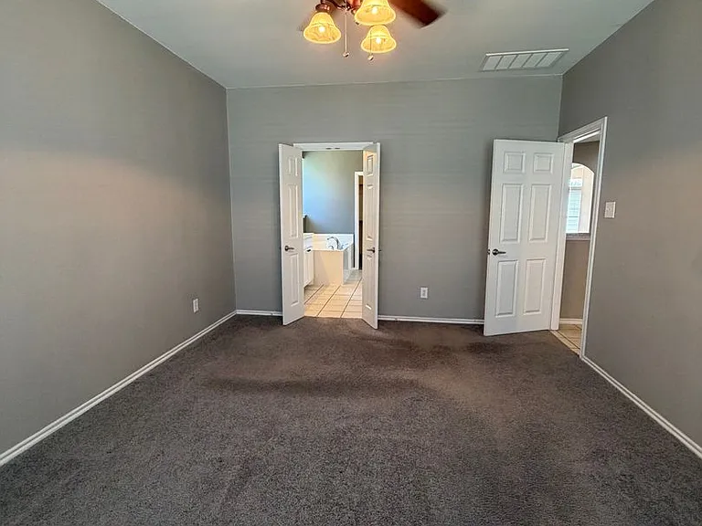 9524 Navarro St — Photo 17