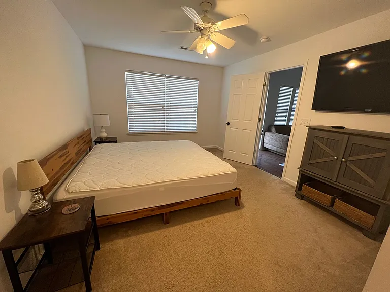 555 Tayrn Dr — Photo 7