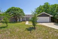 Village Oak Dr-1304-001.jpg