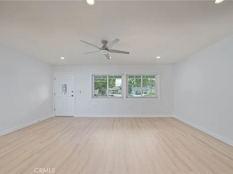 10533 Hillview Ave — Photo 6