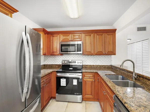 1661 Balfour Point Drive #B, West Palm Beach, FL 33411