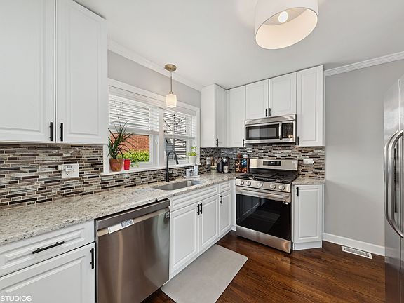 5th image of 643 N Kaspar Ave