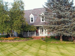 80 Pineview Dr, Lapeer, MI 48446