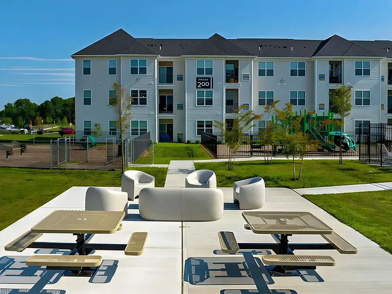 The Paragon Apartments — Photo 25