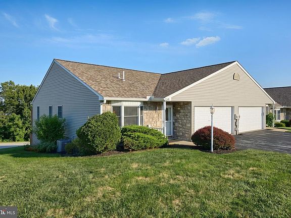 4th image of 2451 Pin Oak Dr #58