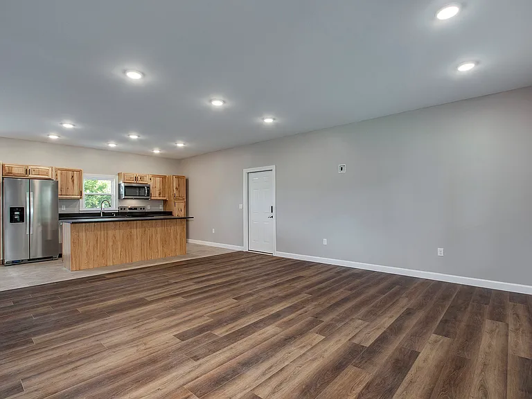 217 Kenneth St — Photo 11
