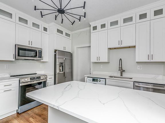 2nd image of 369 Tappan St APT 6