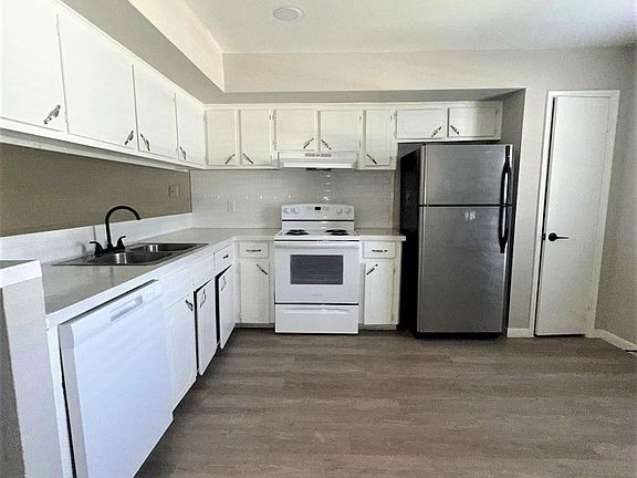 3rd image of 426 Hollyvale Dr #1
