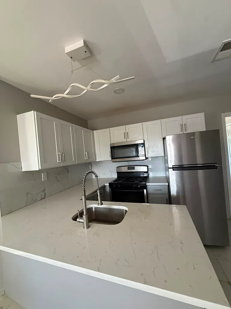 4 bed, $2,600 — Photo 2