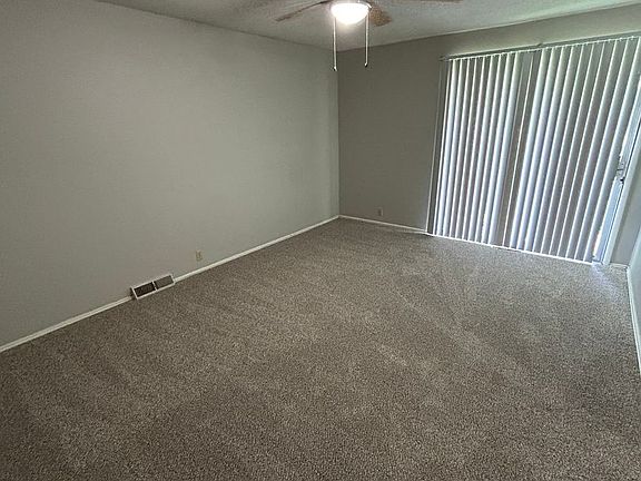 5th image of 5710-5712 NE 50th St #2B-1BA-871SQFT
