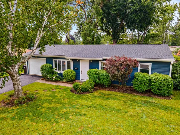 390 Larkdale Row, Wauconda, IL 60084