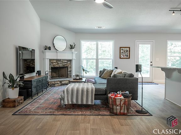 2nd image of 35 Westwood Street