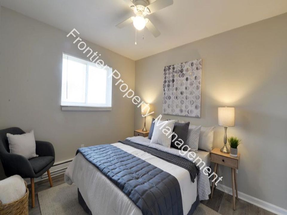 1st image of 3320 Greenwood Blvd #3
