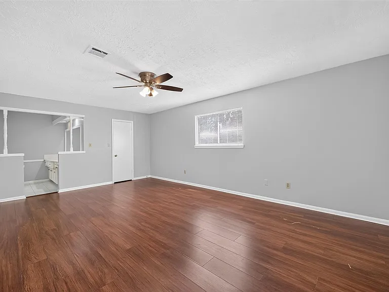 5703 Green Timbers Dr — Photo 36