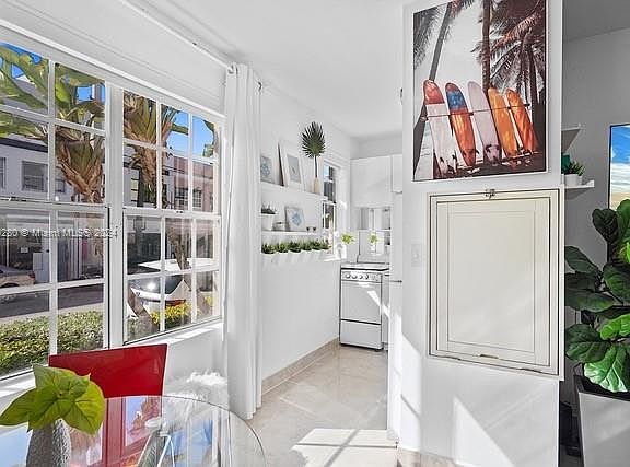 2nd image of 605 Euclid Ave APT 105