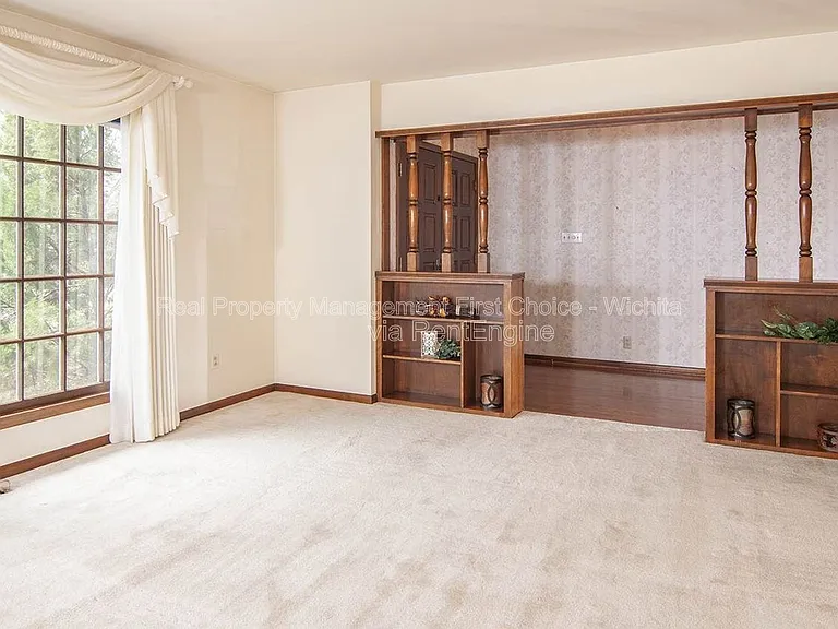 244 N Live Oak Ln — Photo 7