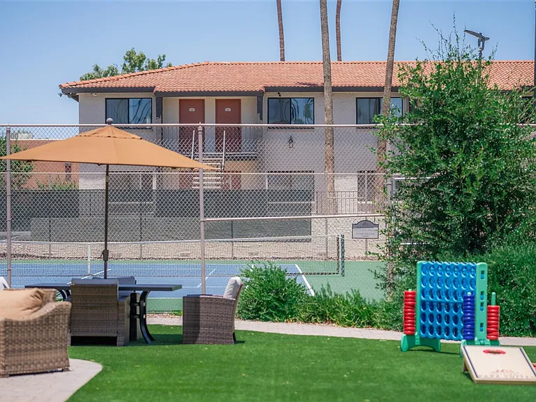 Scottsdale Park Suites — Photo 23