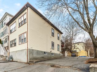 18 Creston St, Worcester, MA 01604