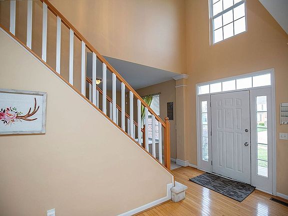 2nd image of 1264 Fox Hollow Dr