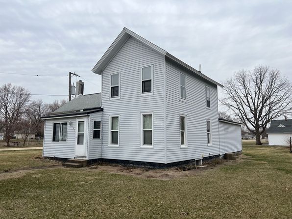 107 N Washington St, Tampico, IL 61283