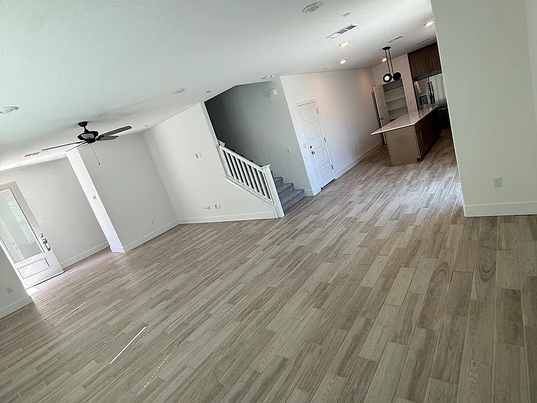 2762 E Tamarind Dr — Photo 6