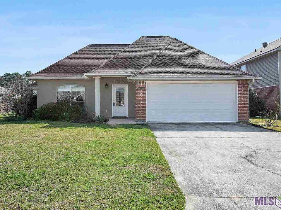 1st image of 26452 Greenwood Dr