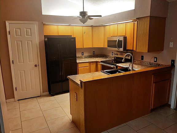 4th image of 972 E Bradford Ln