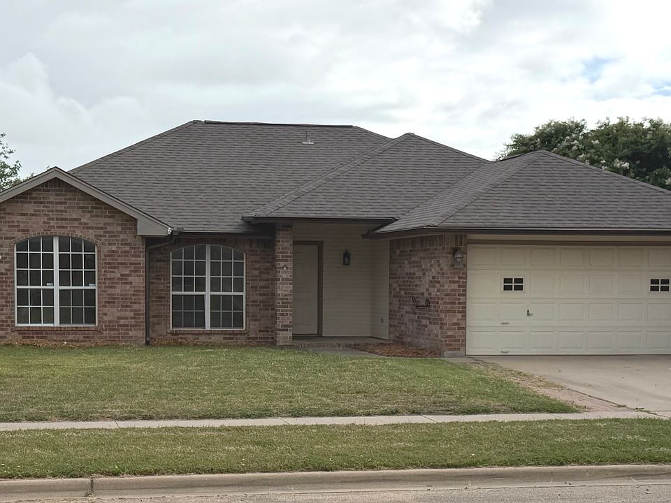 1st image of 2705 Eastwood Dr