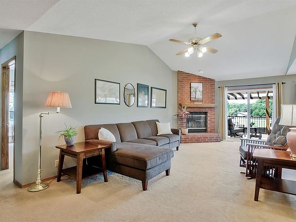 3rd image of 4415 N Saint James Pl