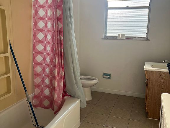 2nd image of 1900 E Passyunk Ave #3