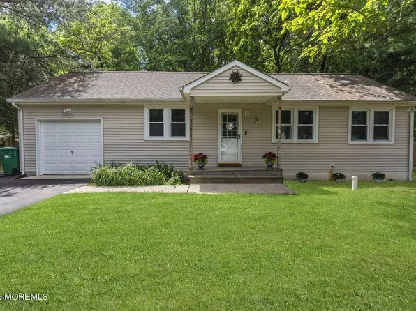 18 Oak Lane, New Egypt, NJ 08533