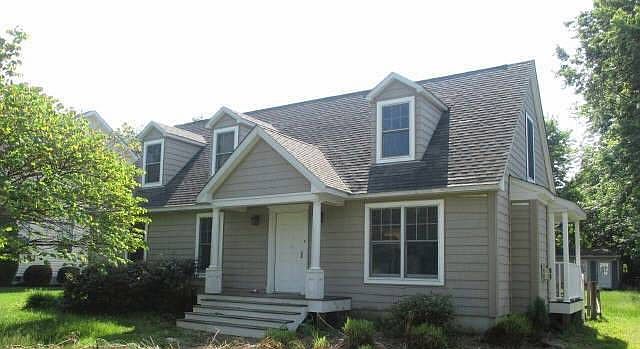 1st image of 409 Victoria Way